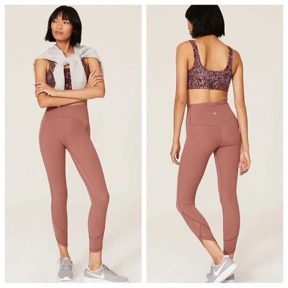 Lululemon
Nulu Craft Mesh Leggings size 6 - Picture 6 of 15